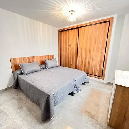 Extenso Y Relajante Apartamento